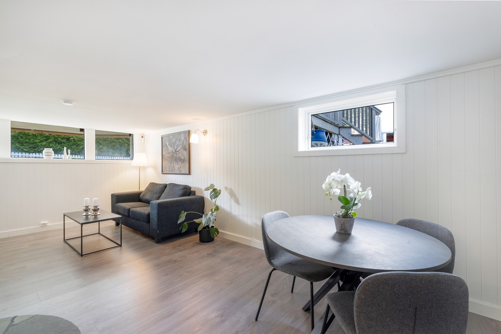 Stue med god plass til sofagruppe og spistue i u.etg. Galleribilde