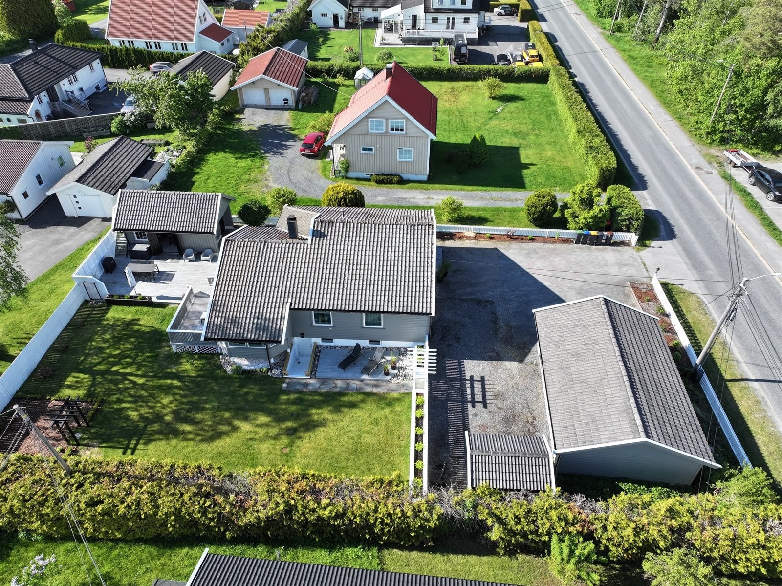 Eiendommen er pent opparbeidet. Galleribilde
