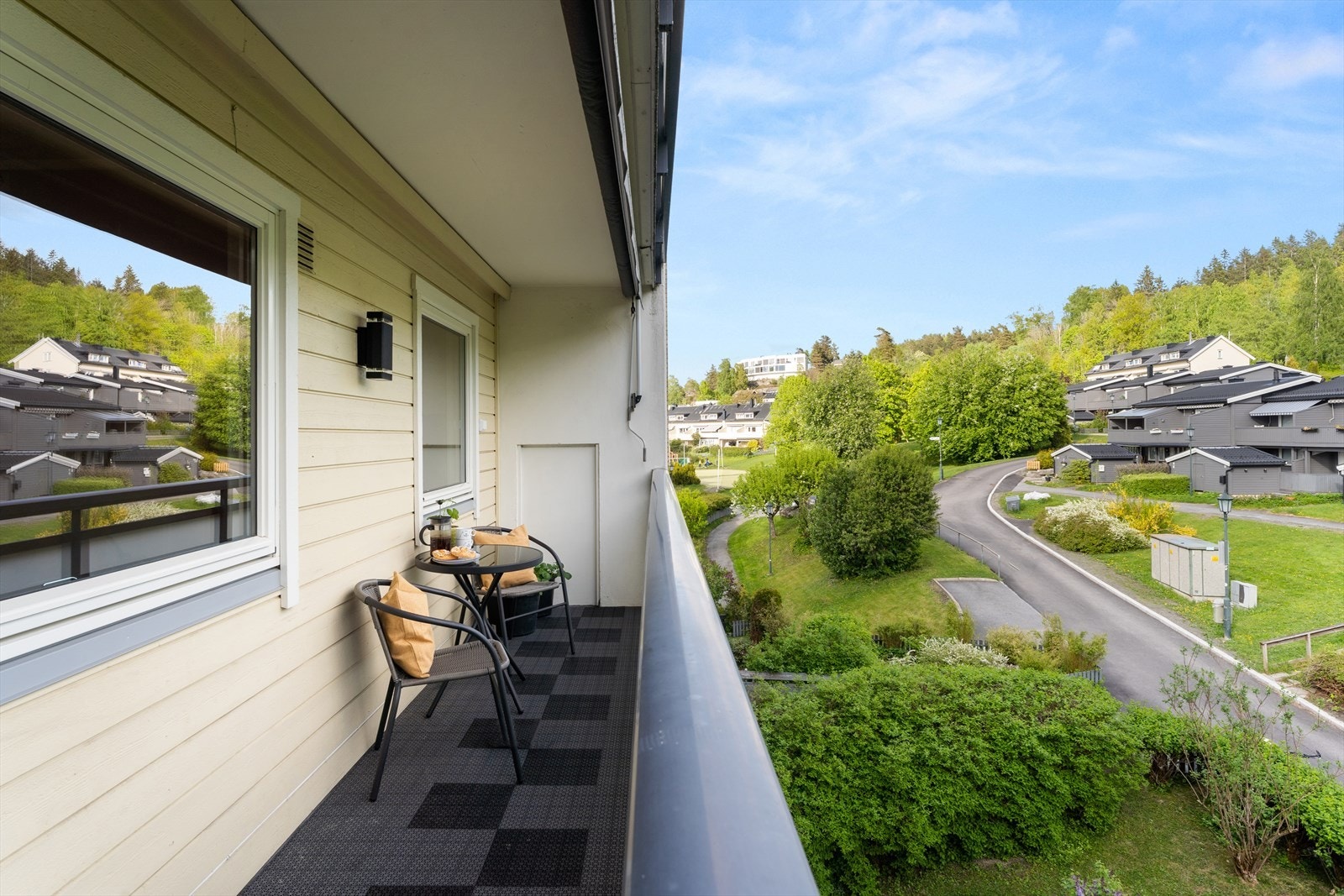 Også denne verandaen har en praktisk, tilhørende bod på ca. 2 m². Galleribilde