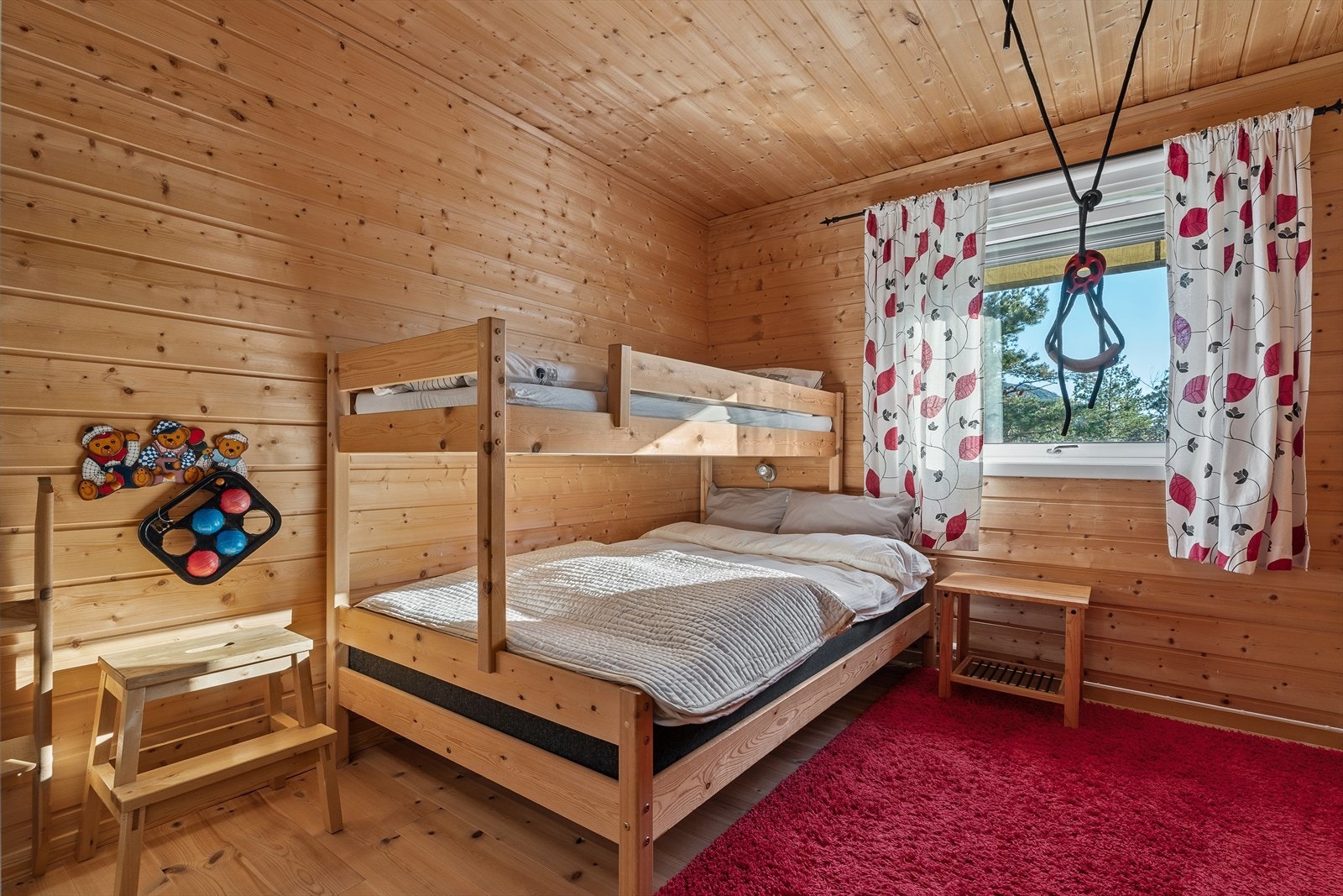 Hytta har 3 soverom på hhv. 8,9, 8,9 og 4,7m². Galleribilde