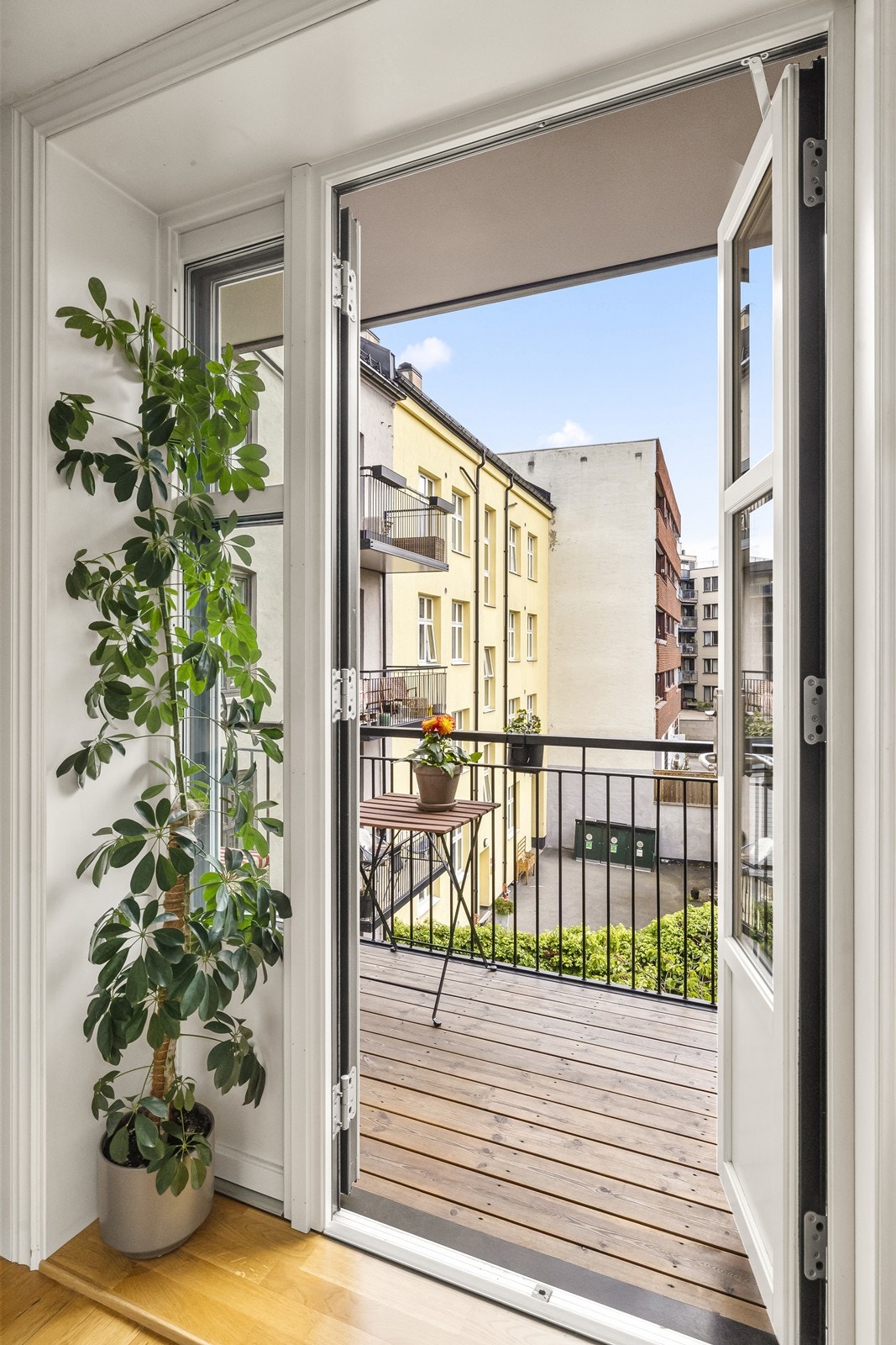 Balkongdøren med 3-lags isolerglass ble skiftet i 2019. Galleribilde