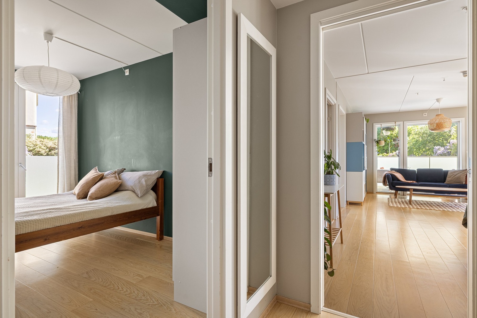 Leiligheten har en god planløsning med et stort og sosialt oppholdsrom, 3 soverom, baderom og bod/garderobe. Galleribilde