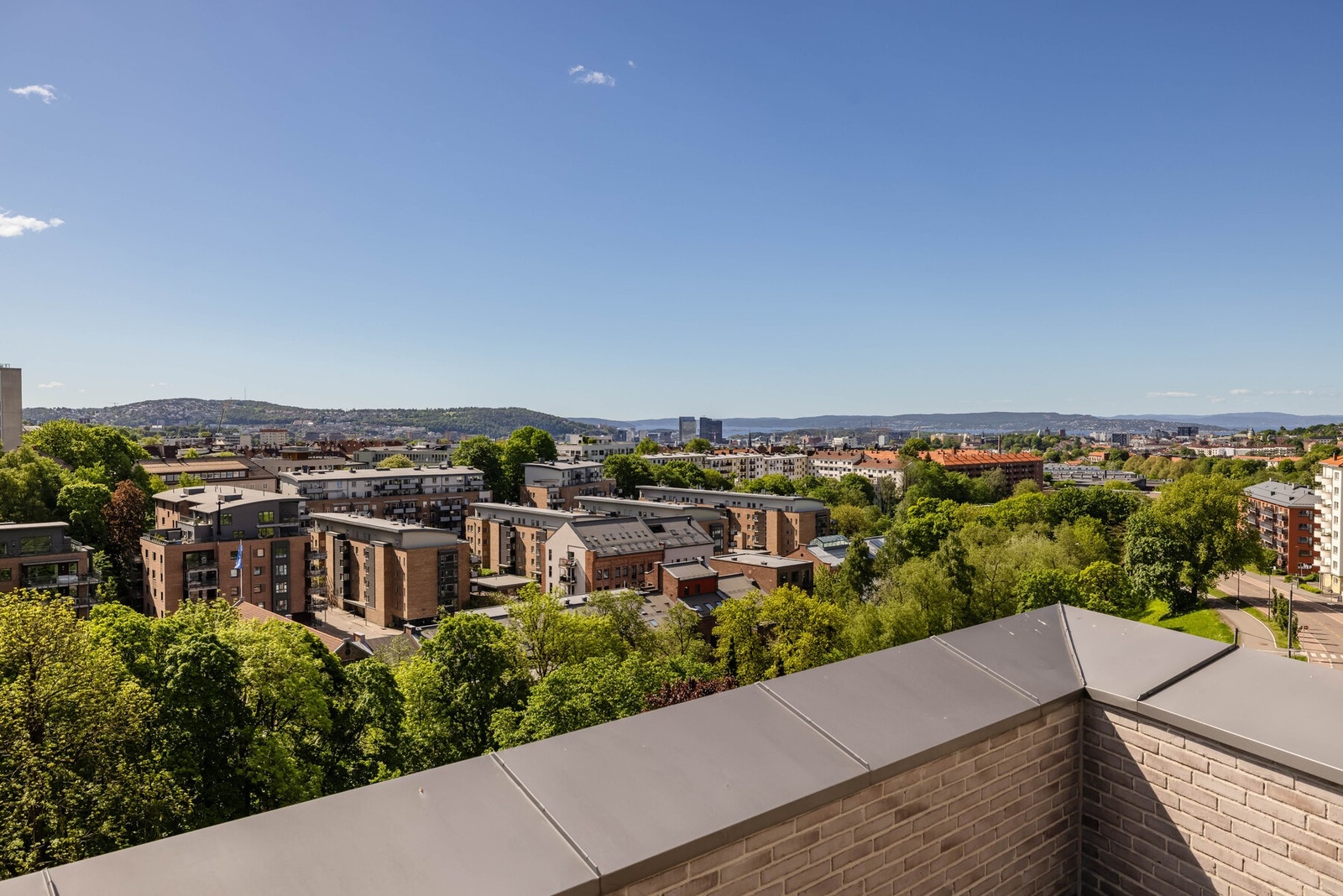 Utsikt fra felles takterrasse. Galleribilde
