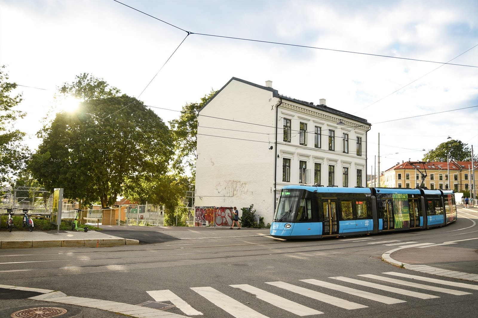 Gode kollektivforbindelser med blant annet trikken en kort spasertur unna! Galleribilde