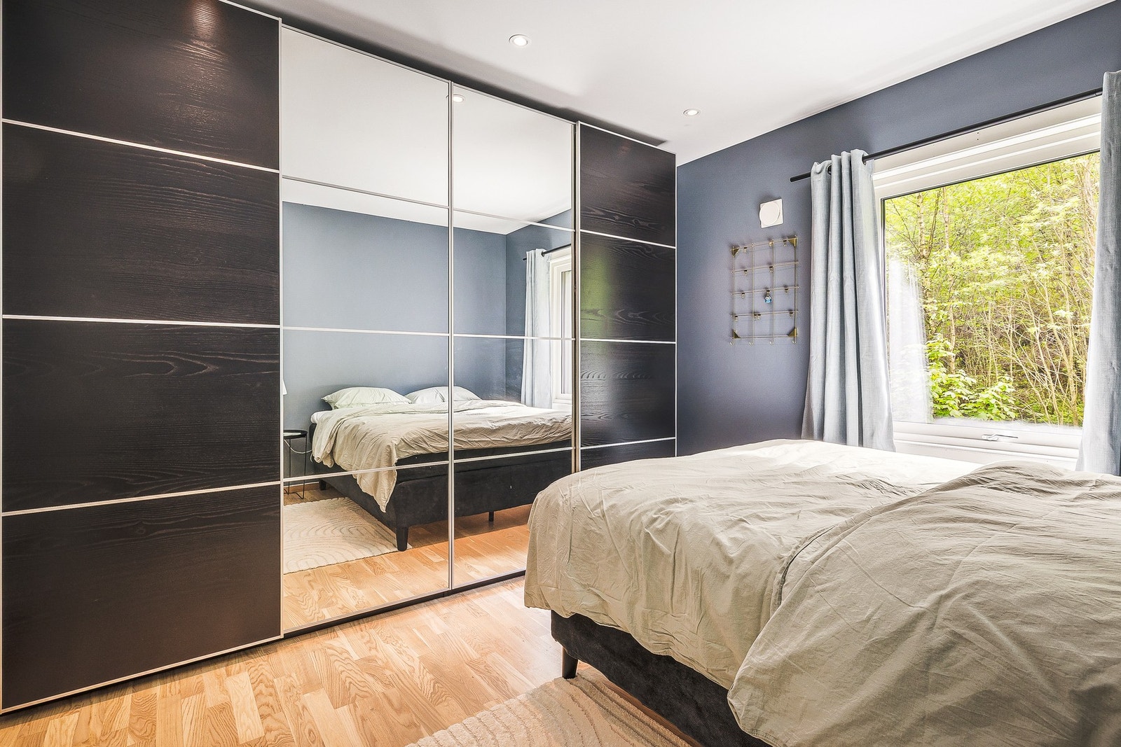 Dette rommet måler 11,6 kvm og har god plass til seng og garderobe. Galleribilde