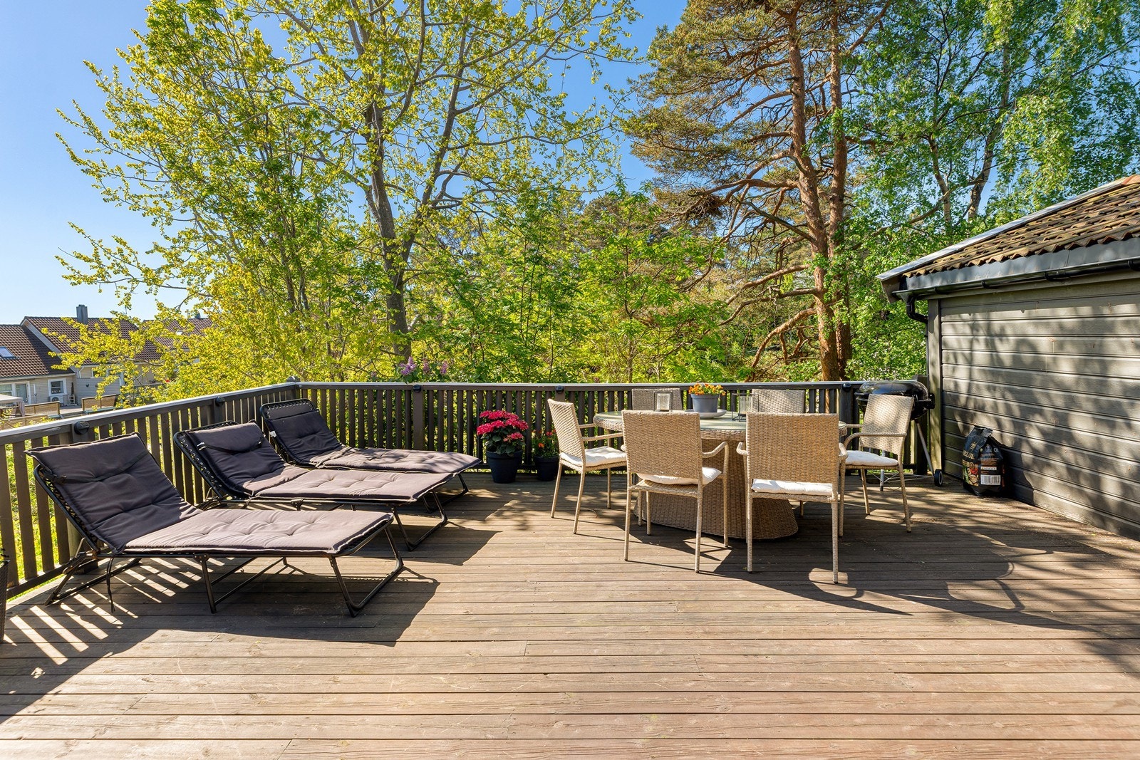 Boligen har en romslig og praktisk planløsning med 3 (4) soverom, perfekt for familien som ønsker god plass Galleribilde