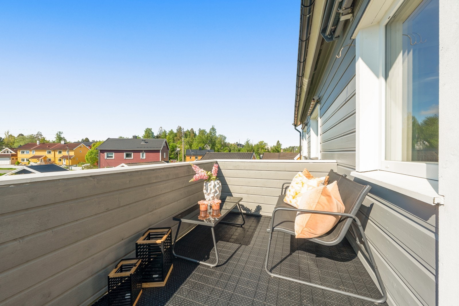 Balkong på ca 6 kvm. Gode solforhold. Galleribilde