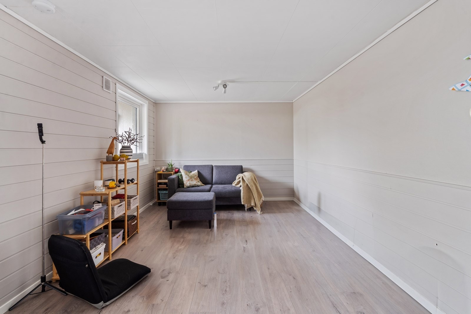 Leiligheten har egen inngang og en praktisk planløsning. Galleribilde