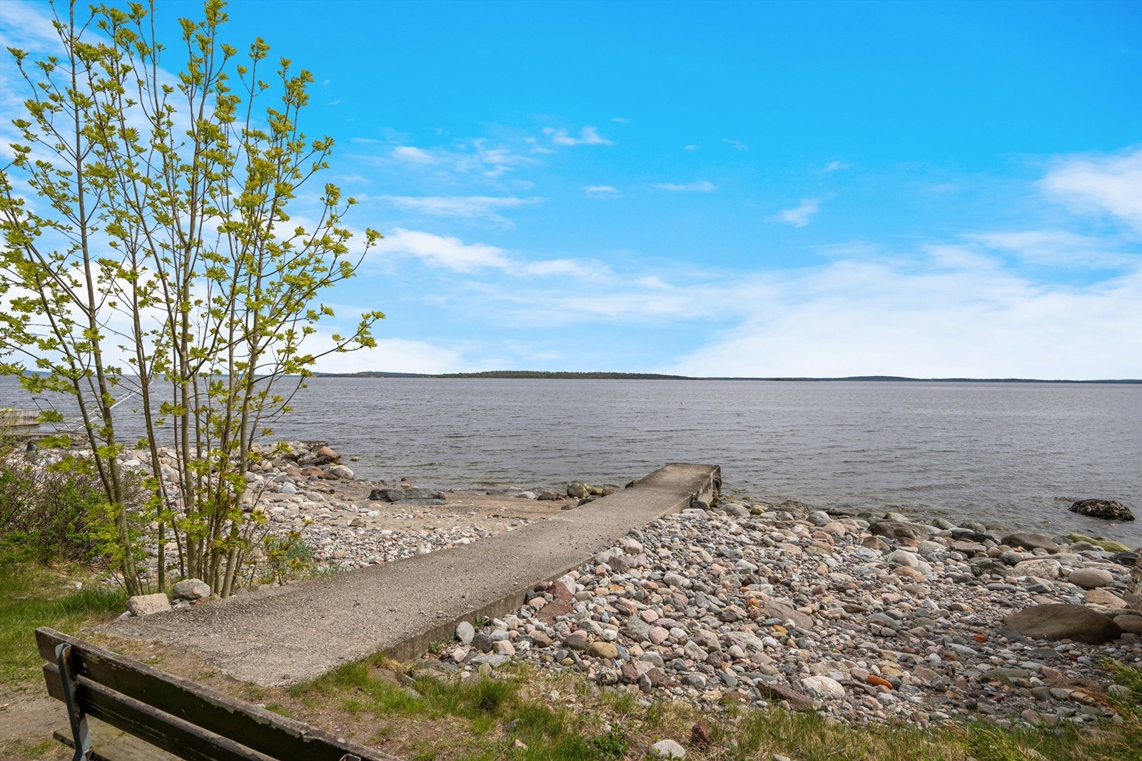 Med strandbeltet kun få meter fra eiendommen, er veien kort til et morgenbad!
Foto: Fotofinish AS Galleribilde