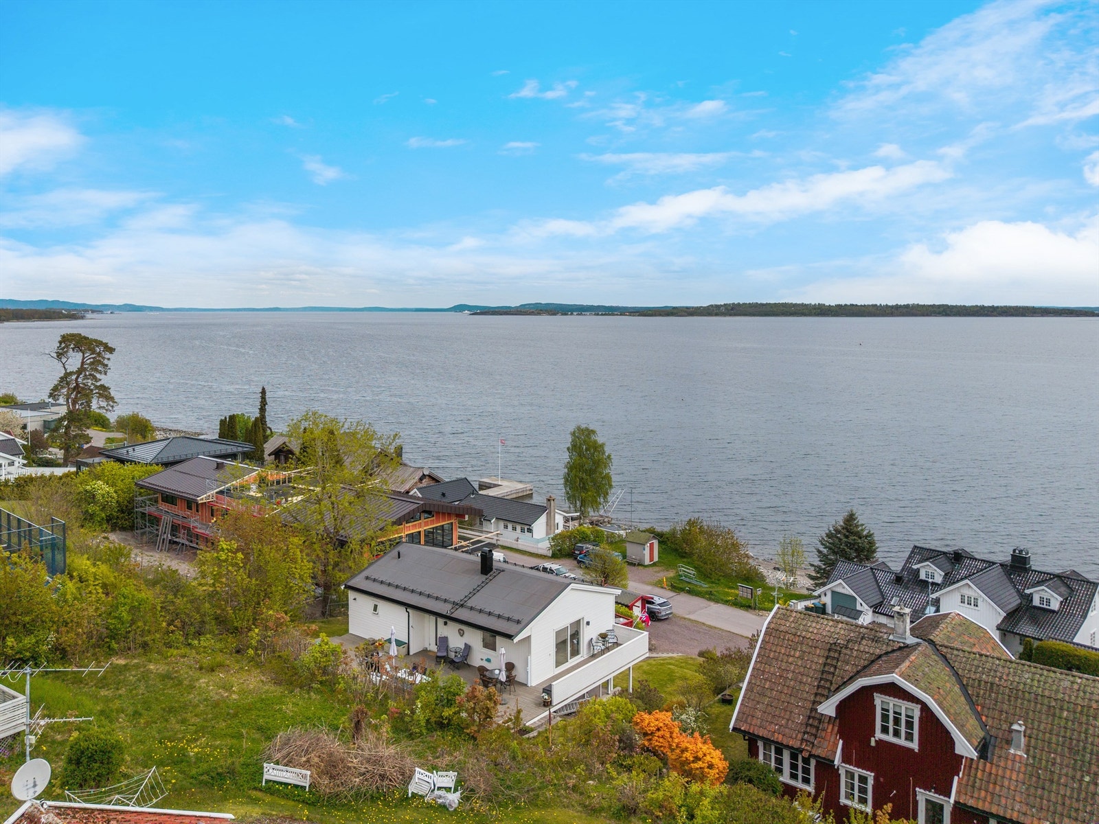 Åsgårdstrand er kjent som "Kunstnerbyen" og "Sommerbyen". Galleribilde