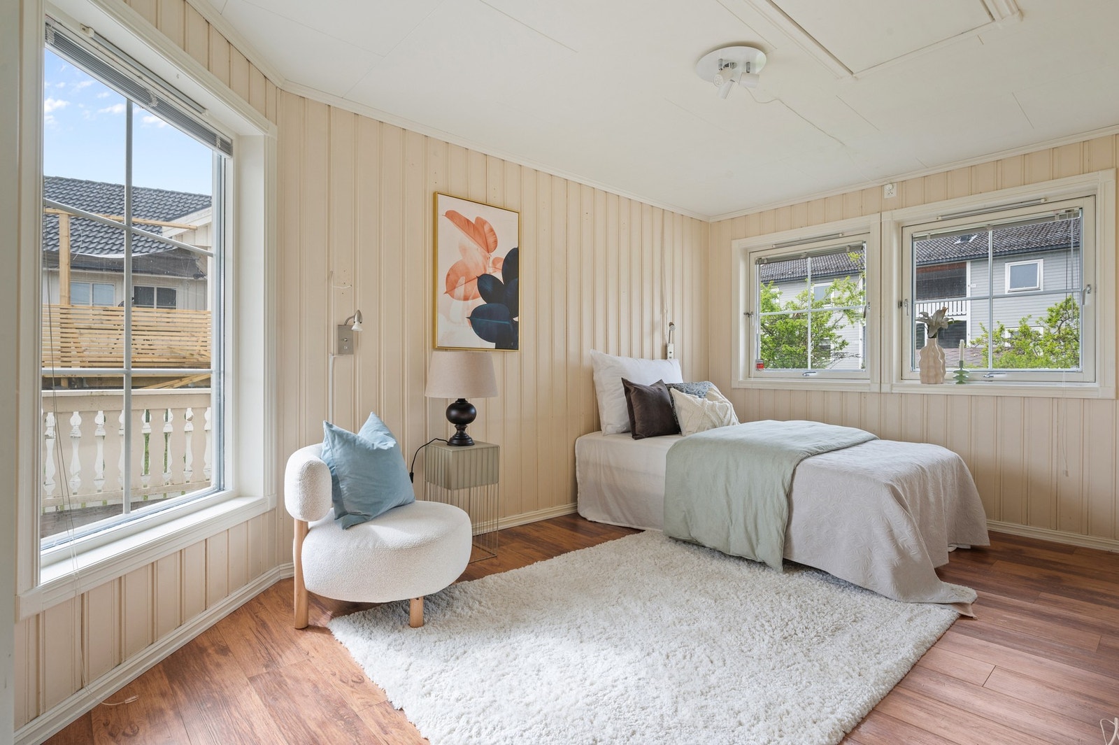 Det er mye lagring på loft samt flere boder. Galleribilde