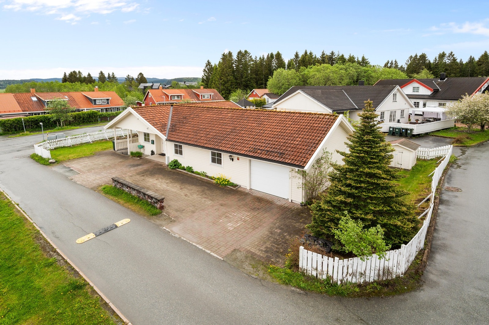 Boligen har en svært gunstig beliggenhet til feltet. Galleribilde