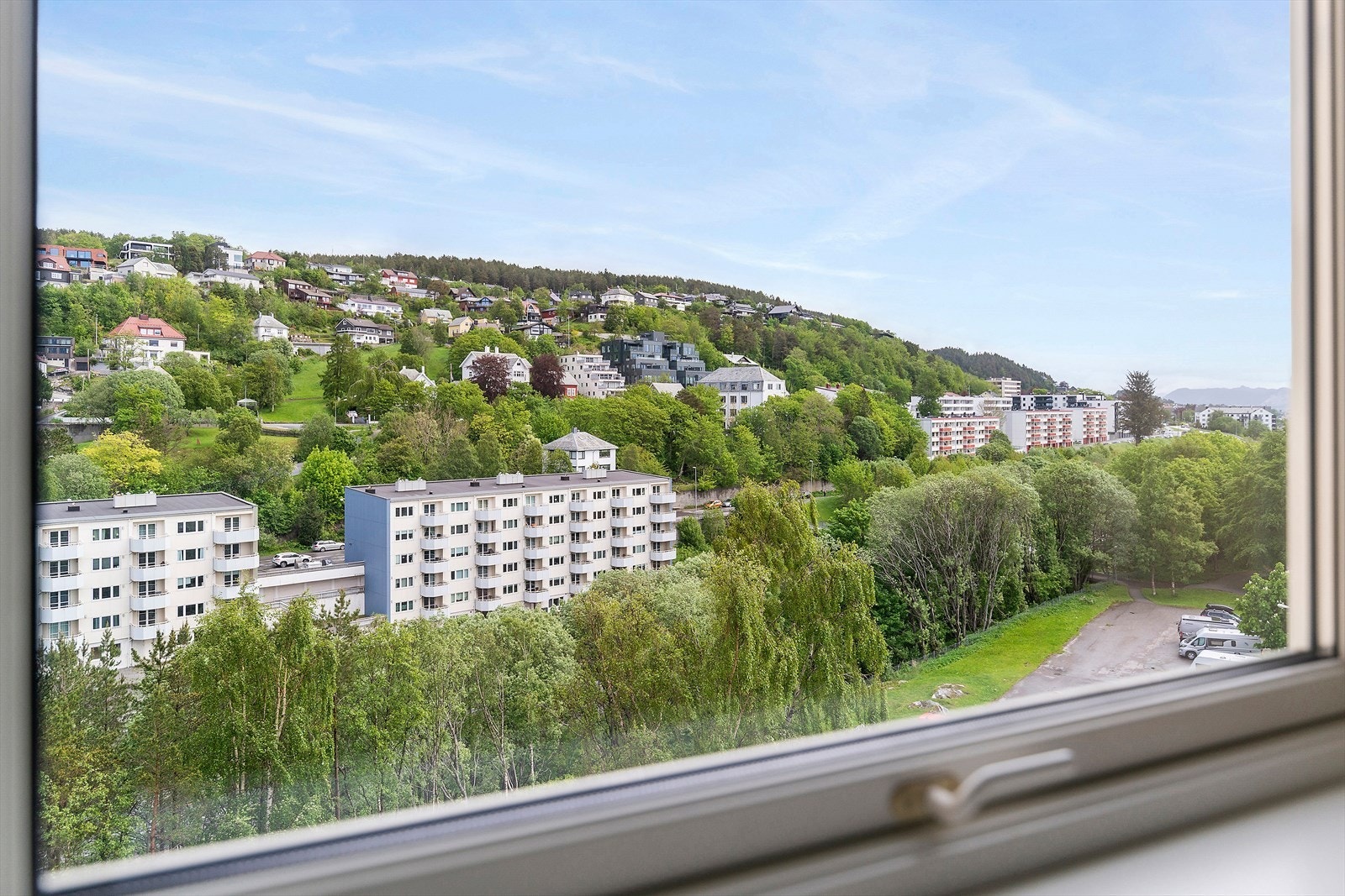 Fin utsikt er det også fra kjøkkenvinduet. Galleribilde