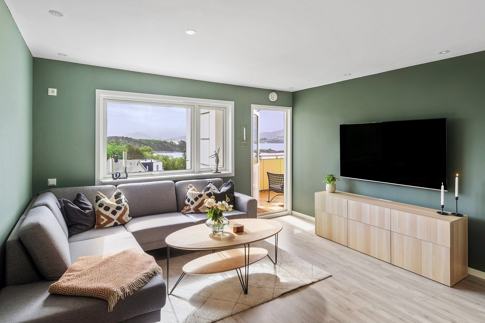 I andre delen er det ypperlig å plassere sofaen med tilhørende TV-møblement. Galleribilde