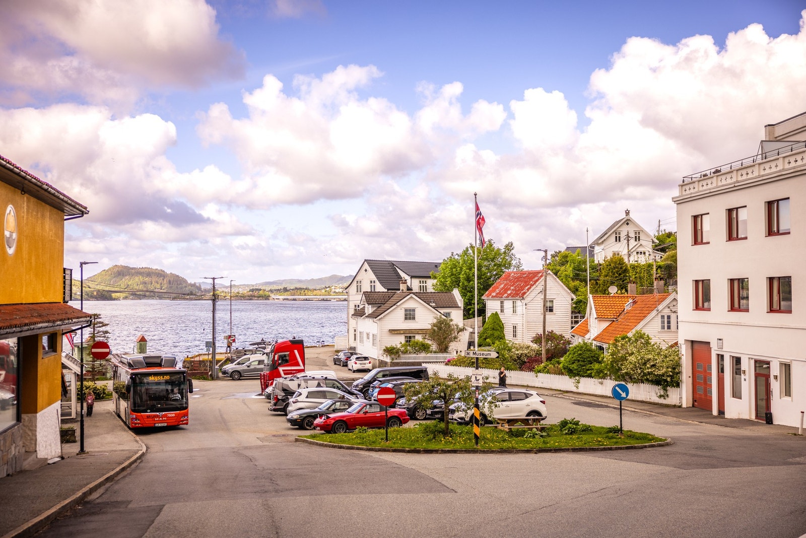 - Ta kontakt med eiendomsmegler idag - Galleribilde