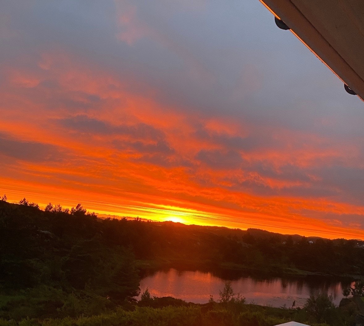 - Selgers bilde av solnedgang fra terrassen - Galleribilde
