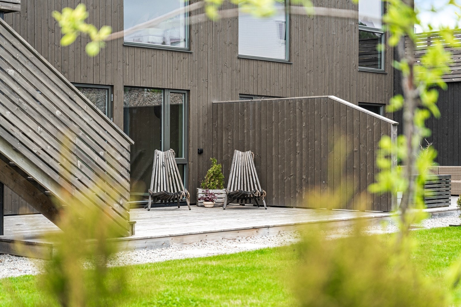 Her er det god plass til utemøbler og grill. Galleribilde