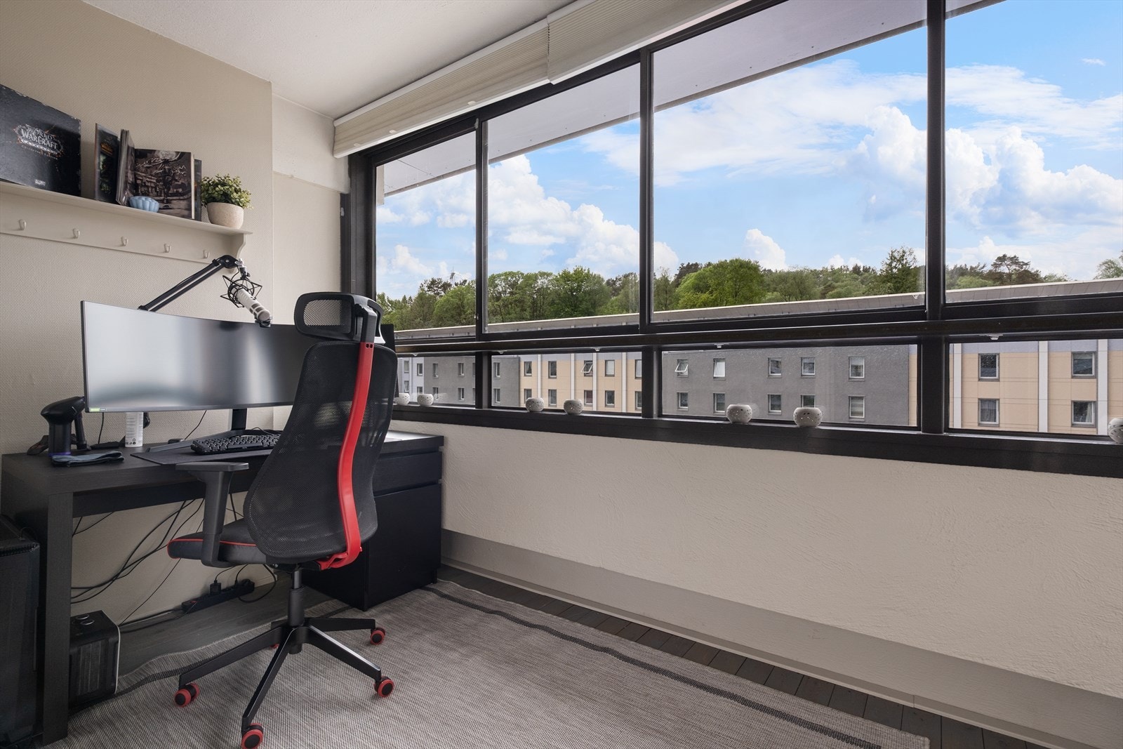 Innglasset balkong på 6 m² med tilkomst fra stuen. Galleribilde
