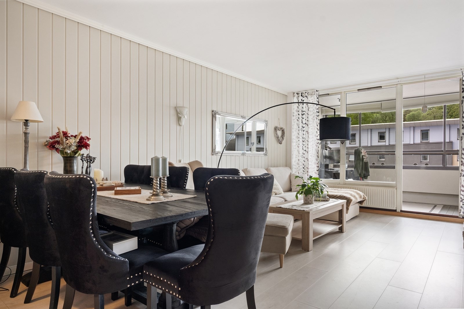 Sammen med kjøkkenet måler stuen hele 34,3 m². Galleribilde