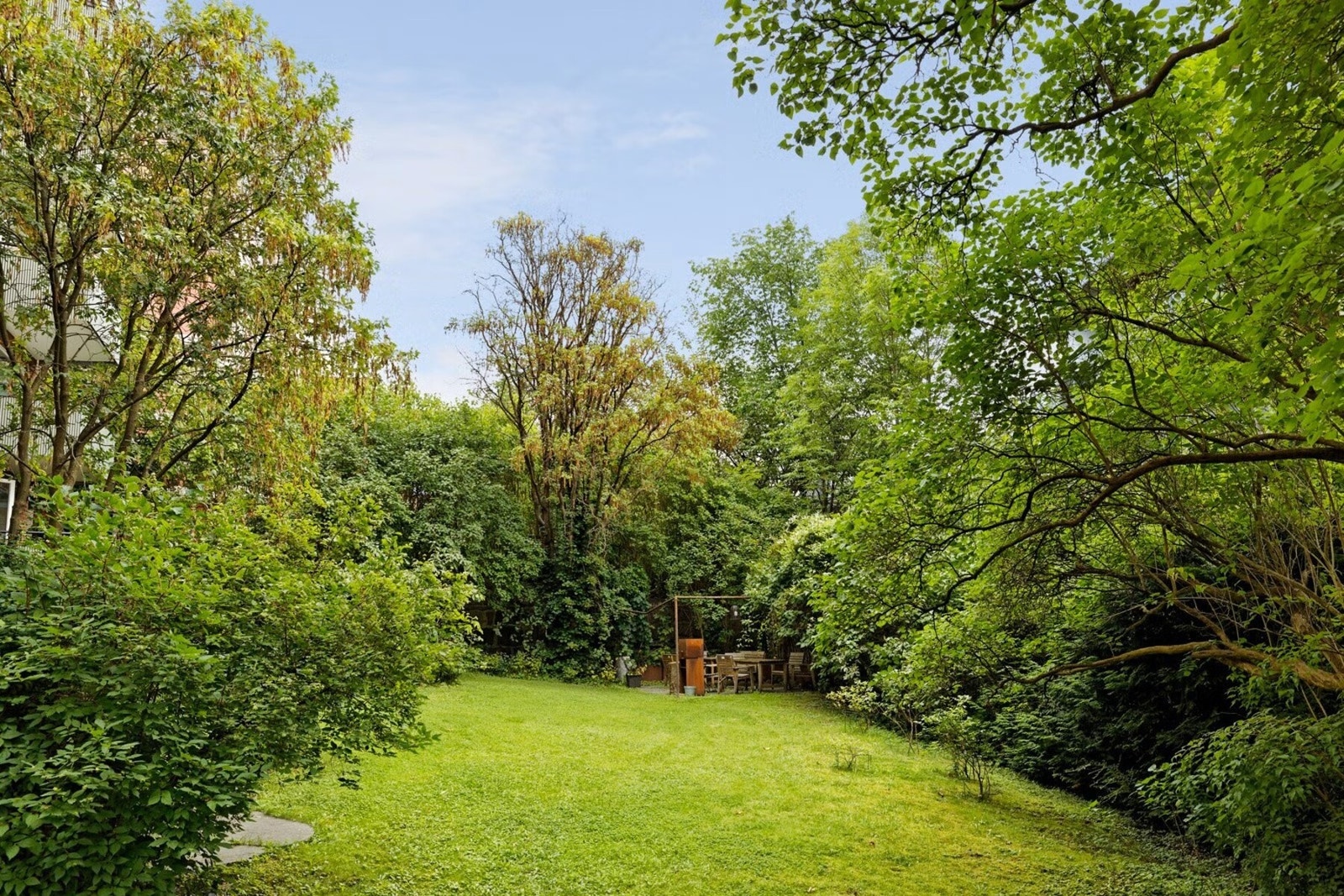 Sameiet disponerer en fantastisk hage med gode solforhold. Galleribilde