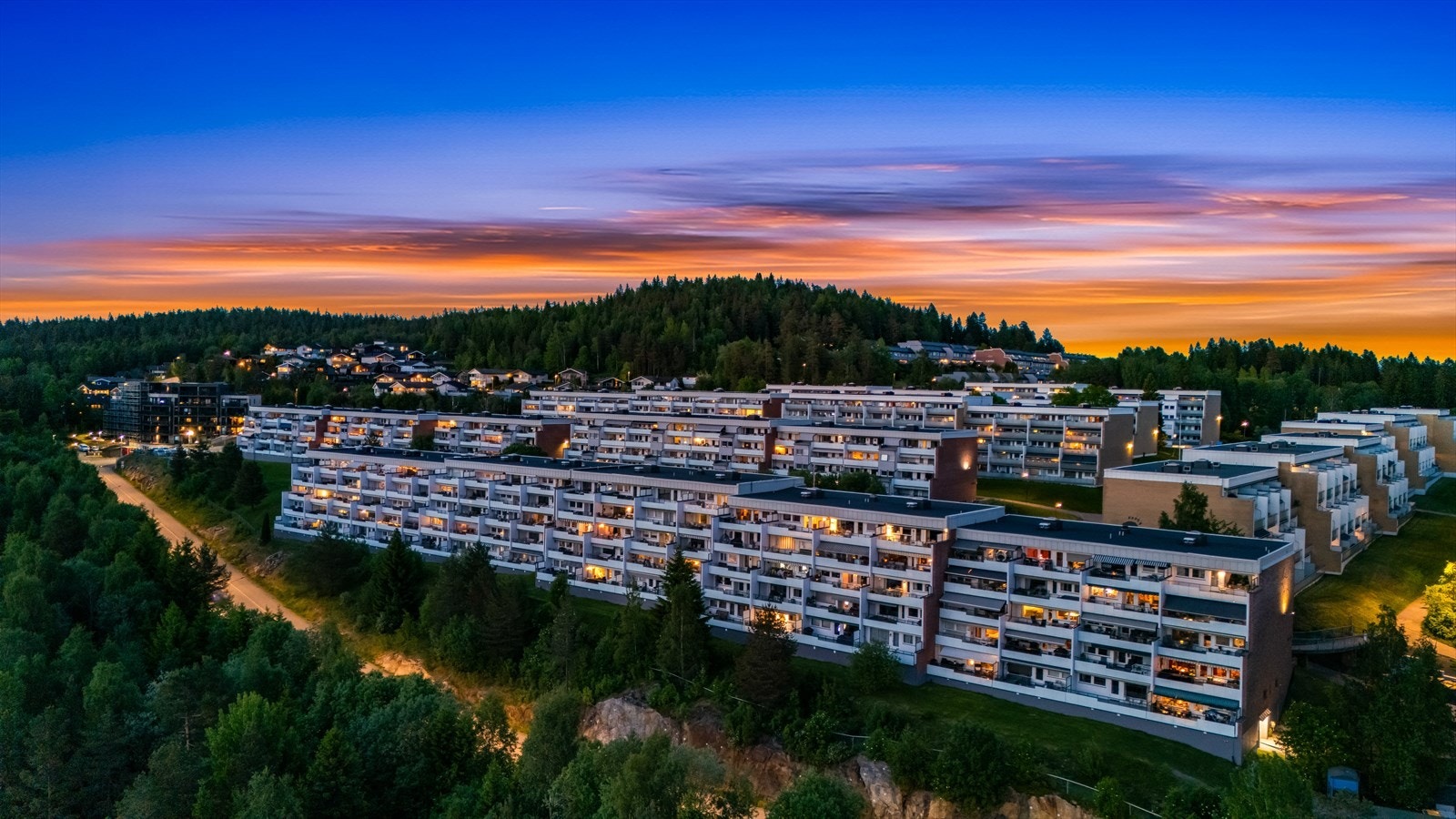 Her bor du i flotte omgivelser - tett på marka. Galleribilde