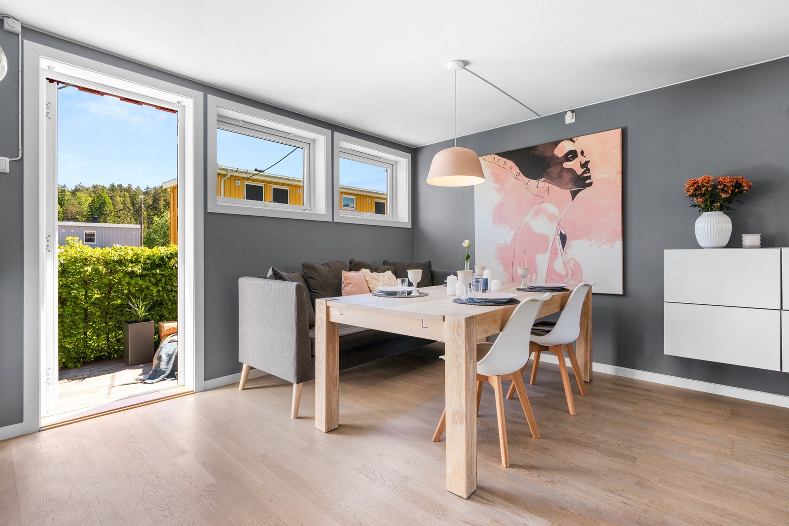 Vinduer og terrassedør ble byttet i regi av borettslaget i 2021. Galleribilde