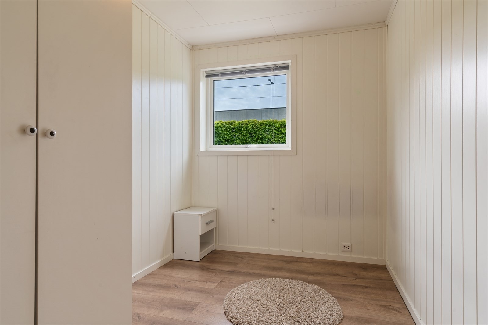 Soverom nummer 2 i leilighet med garderobe. Galleribilde