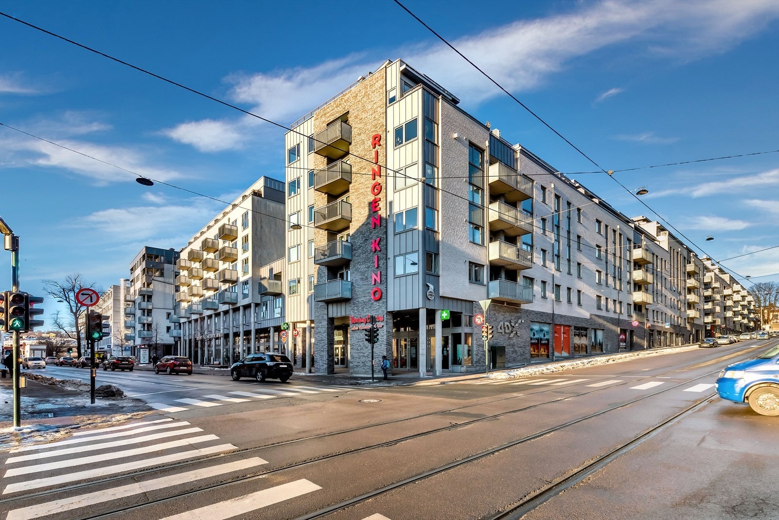 Ringes park hvor du finner Ringen kino, Meny, treningssenter, Apotek, bakeri m.m. Galleribilde