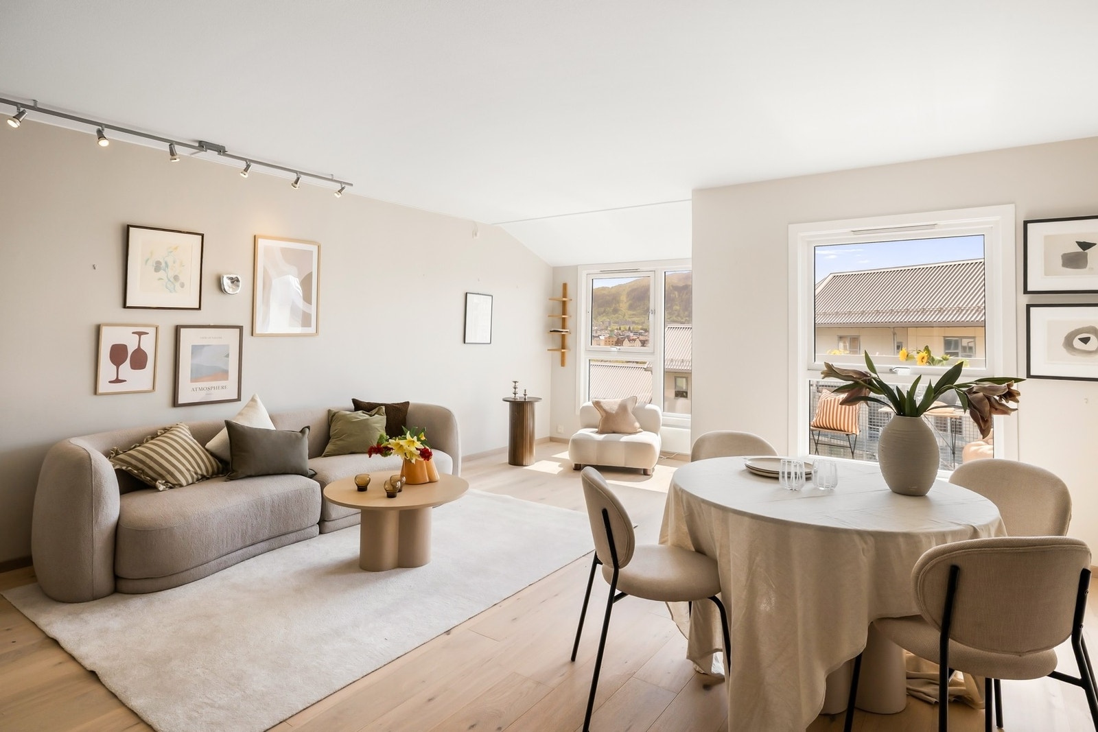 Her har man god plass til møblering i flere soner. Galleribilde