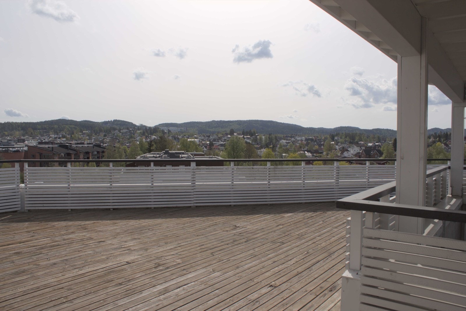 Borettslaget har en flott, felles takterrasse som har både gode solforhold og fin utsikt. Galleribilde
