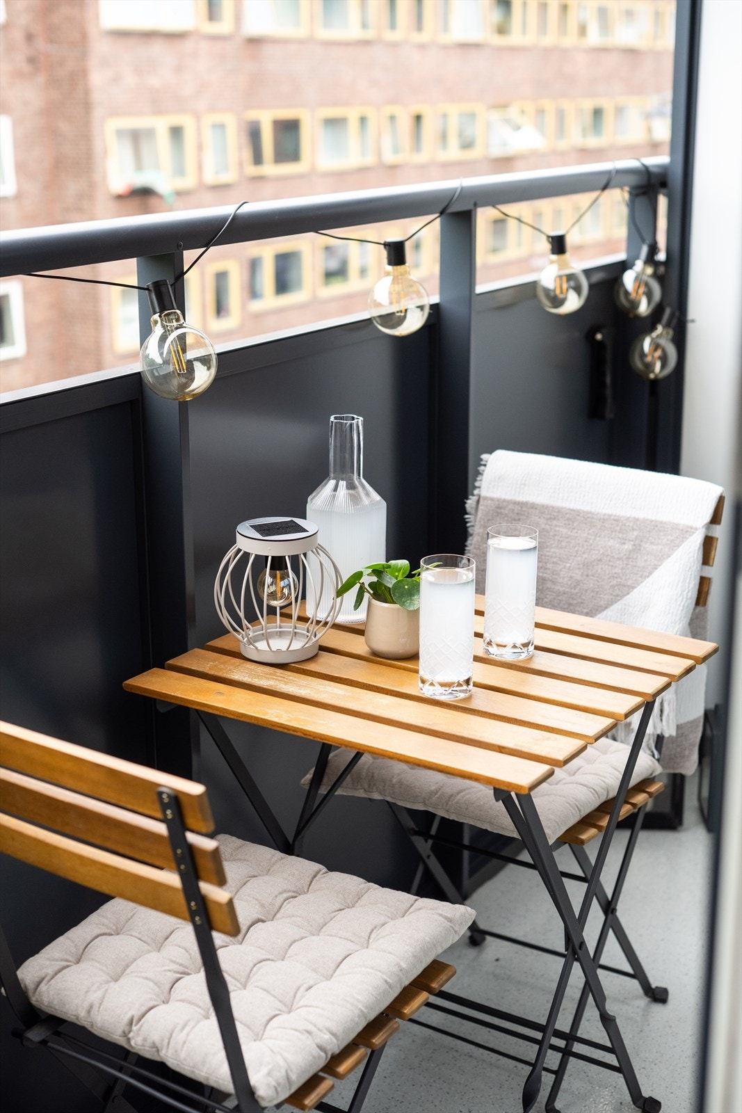 Her er det plass til kafesett og beplantning. Galleribilde