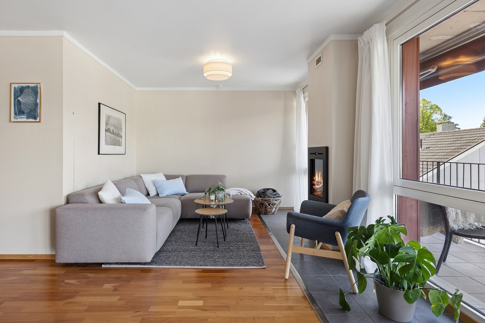 Stuen er romslig og møbleringsvennlig. Galleribilde