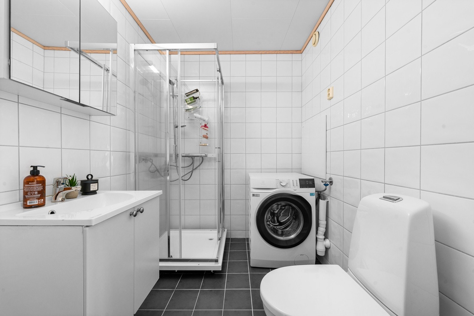 Flislagt bad med varmekabler Galleribilde