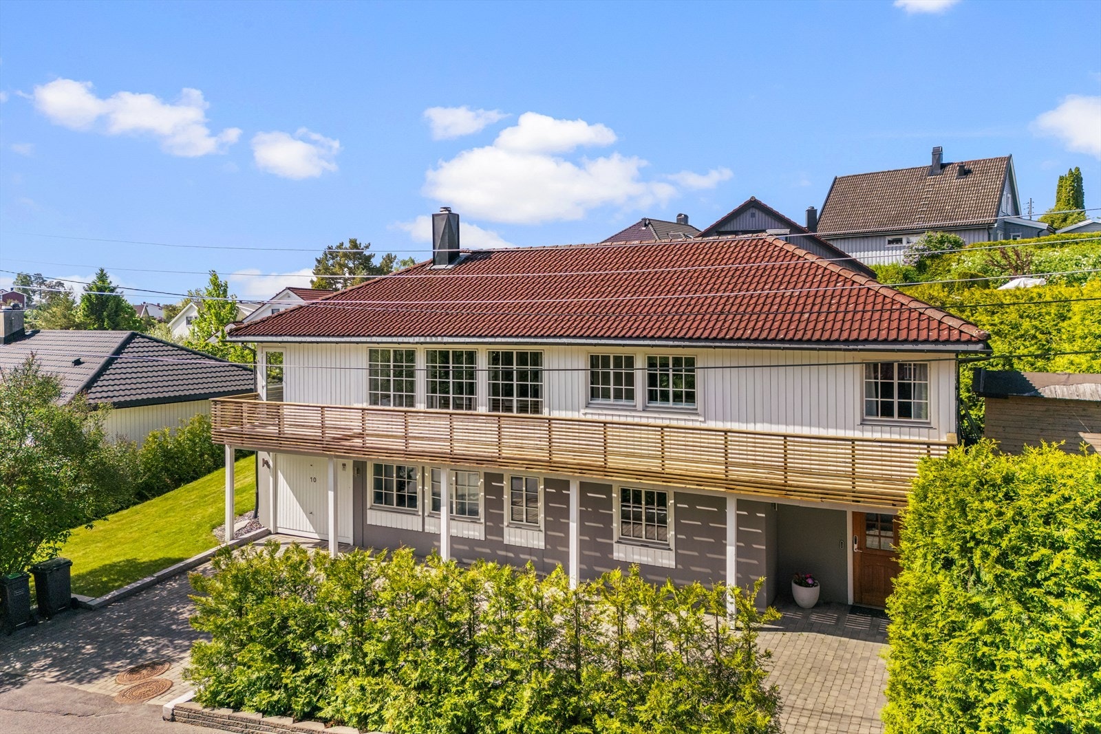 Boligen ligger i et populært og meget barnevennlig boområde på Oppsal i bydel Østensjø. Galleribilde