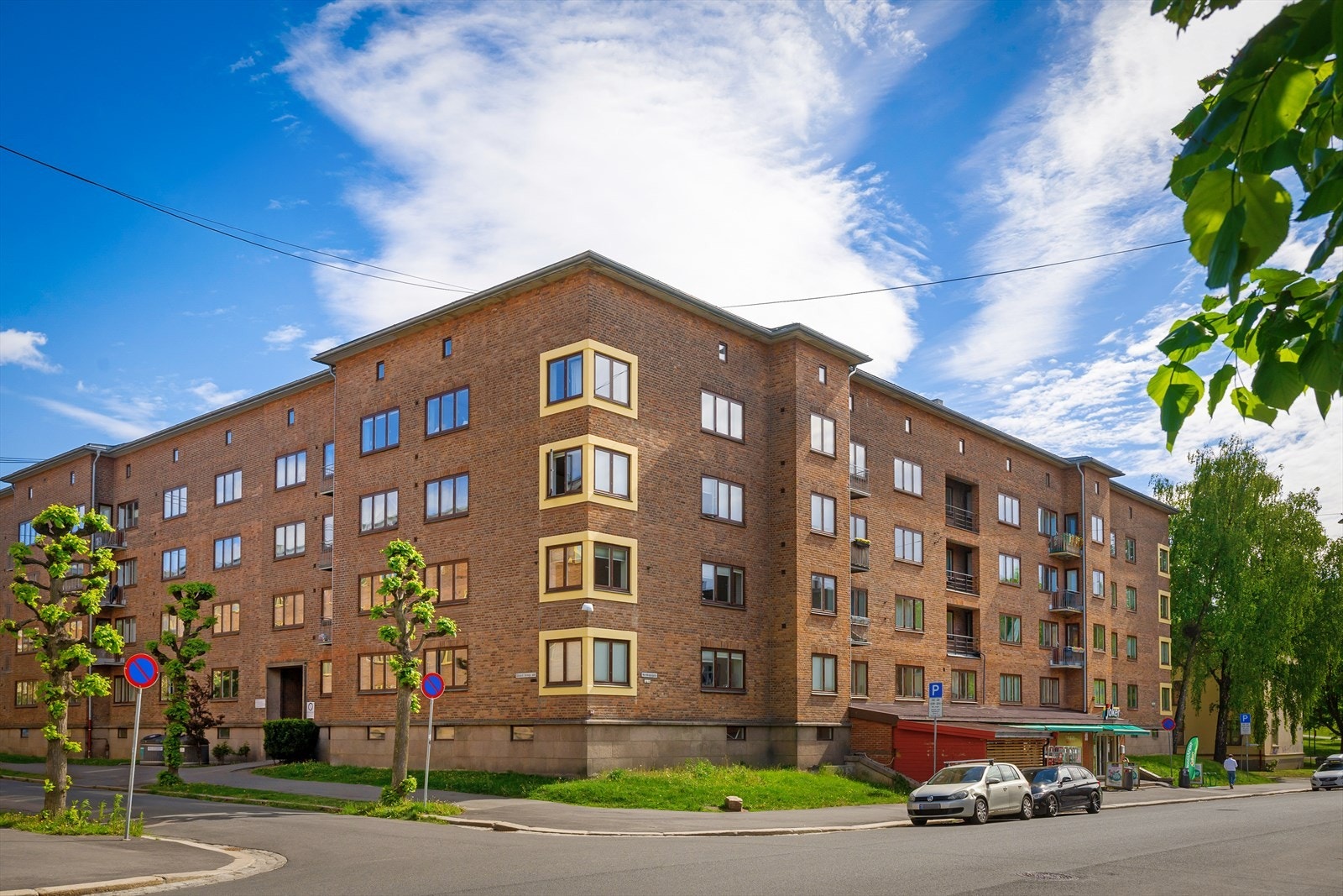 Her har man et stort og trygt sameie bestående av 188 boliger, som sikrer stabile og gode boforhold Galleribilde