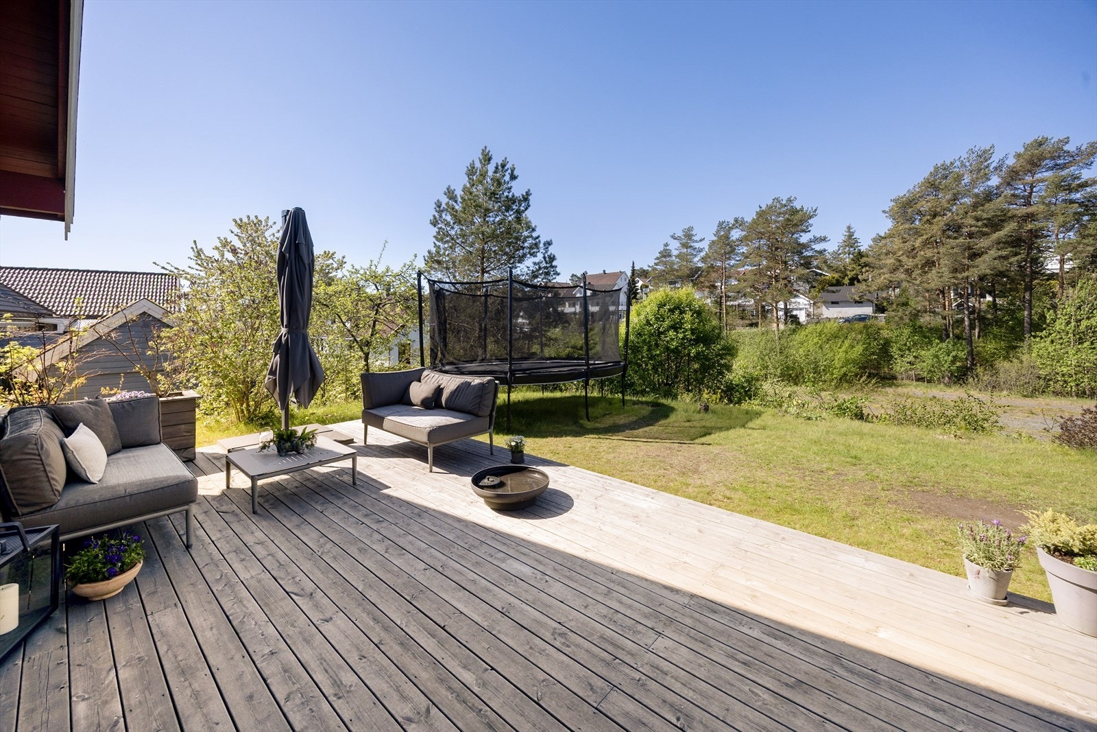 Verandaen gir god plass for møblering i ulike soner. Galleribilde