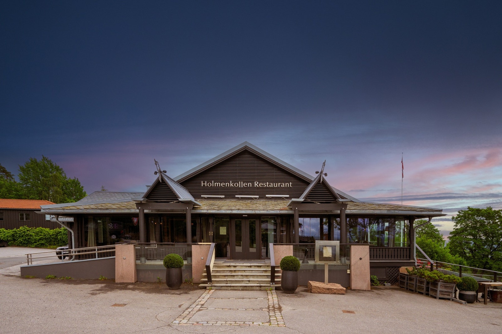Holmenkollen Resturant. Galleribilde