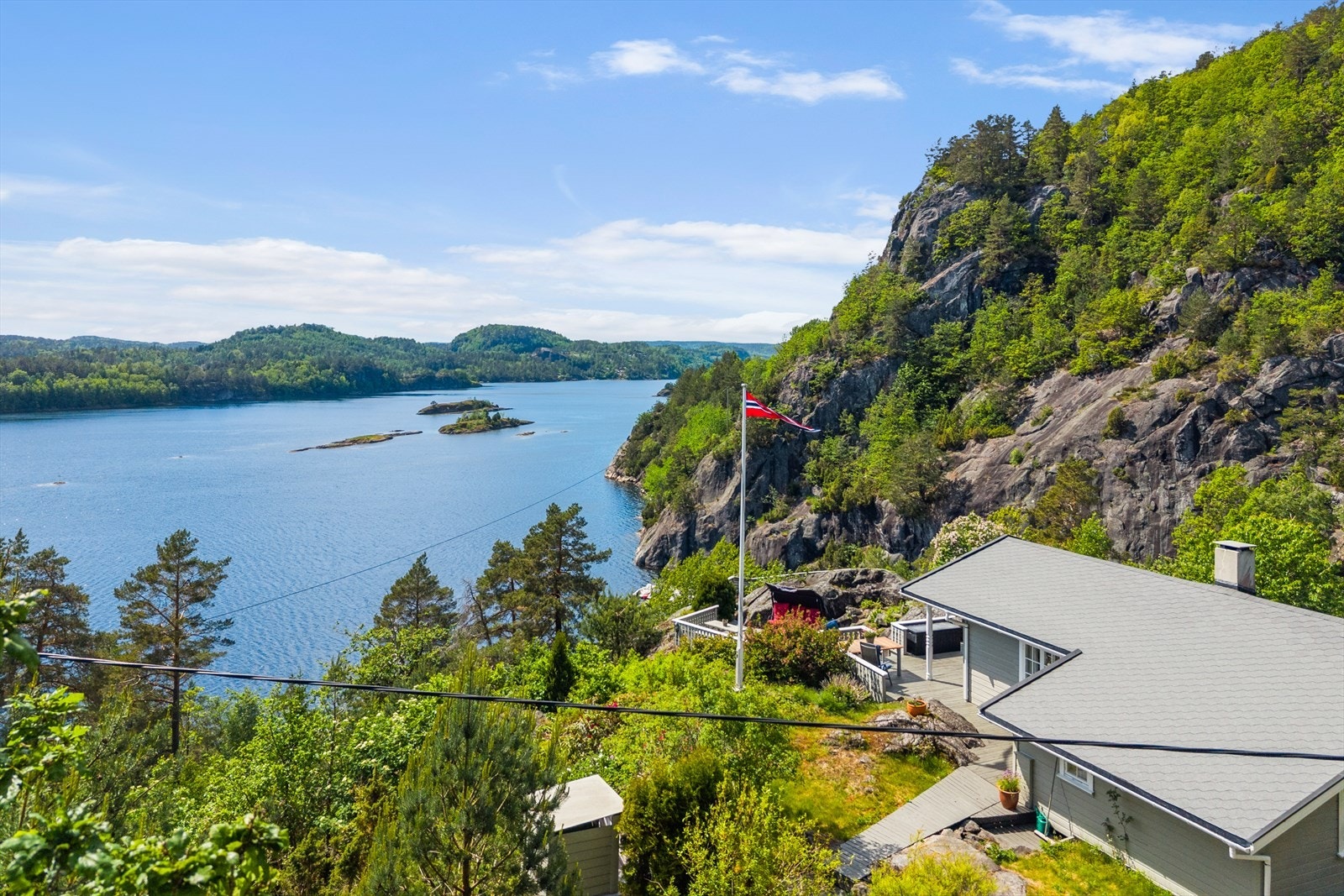 Eiendomsmegler Norge v/ Andrè Jæger Walderhaug ønsker deg hjertelig velkommen til Øyveien 432! Galleribilde