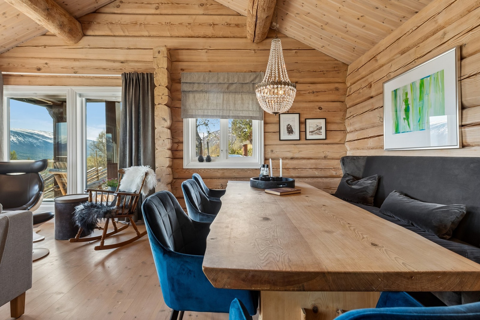 Spiseplass for hele familien Galleribilde