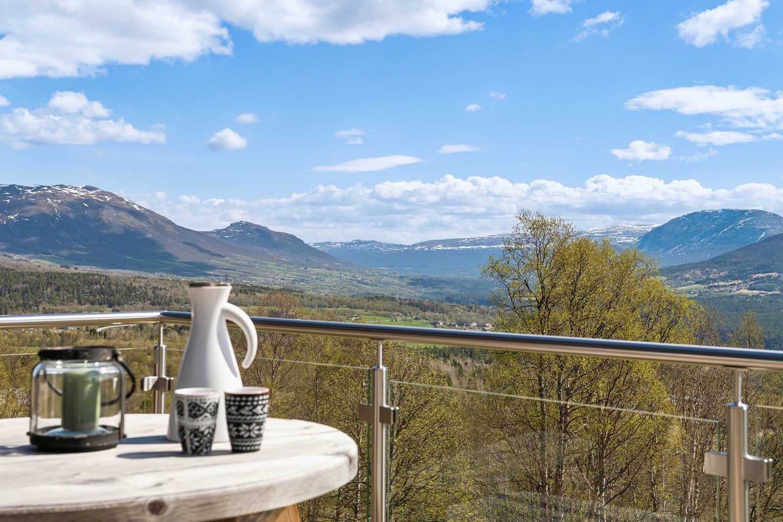 Her kan man nyte en god start på dagen med en kopp kaffe. Galleribilde