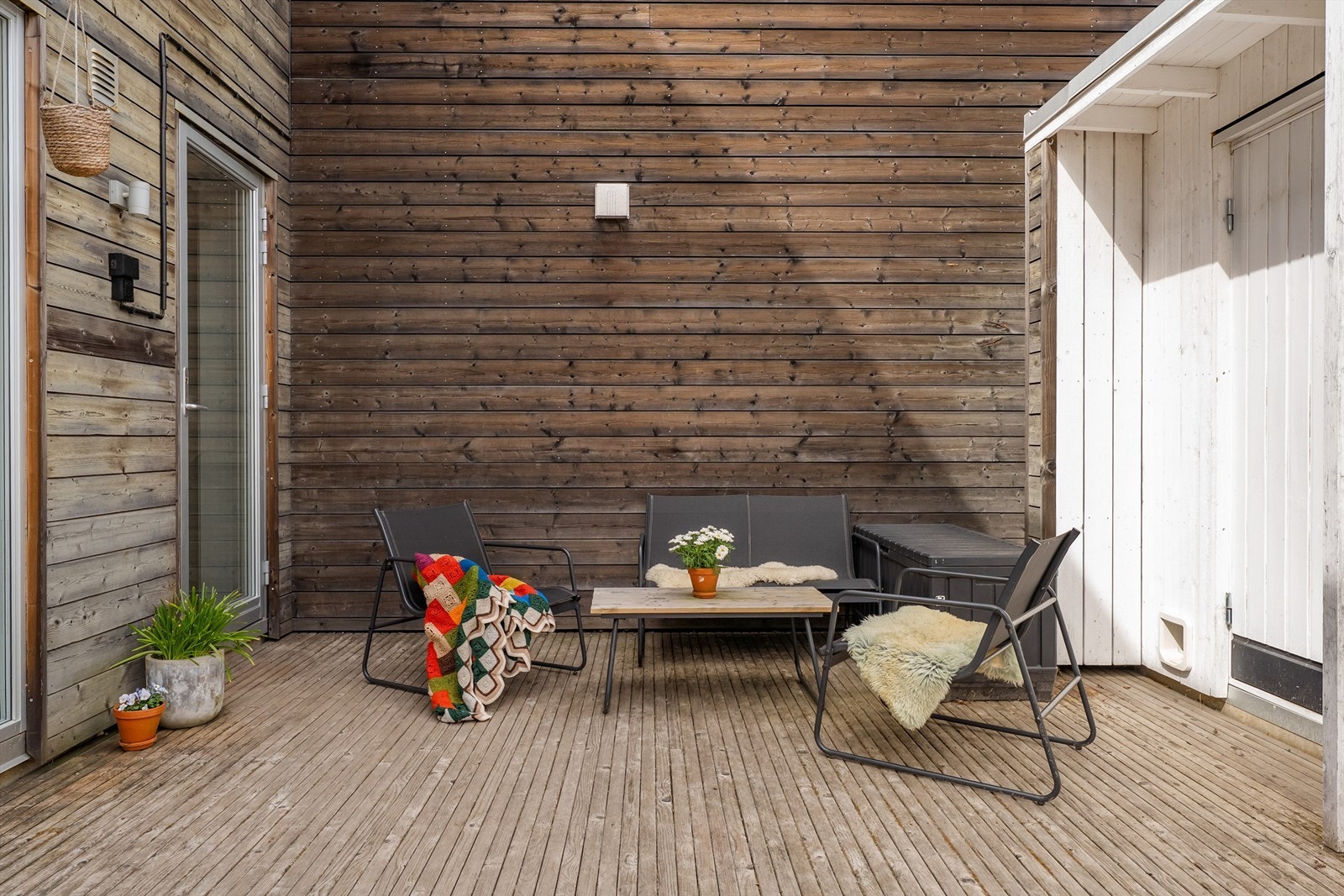 En hyggelig plass ved inngangen. Galleribilde
