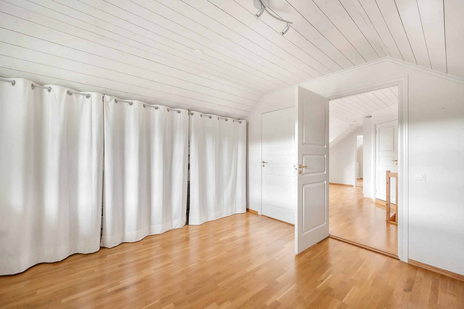 Stort soverom i 2. etasje. Galleribilde