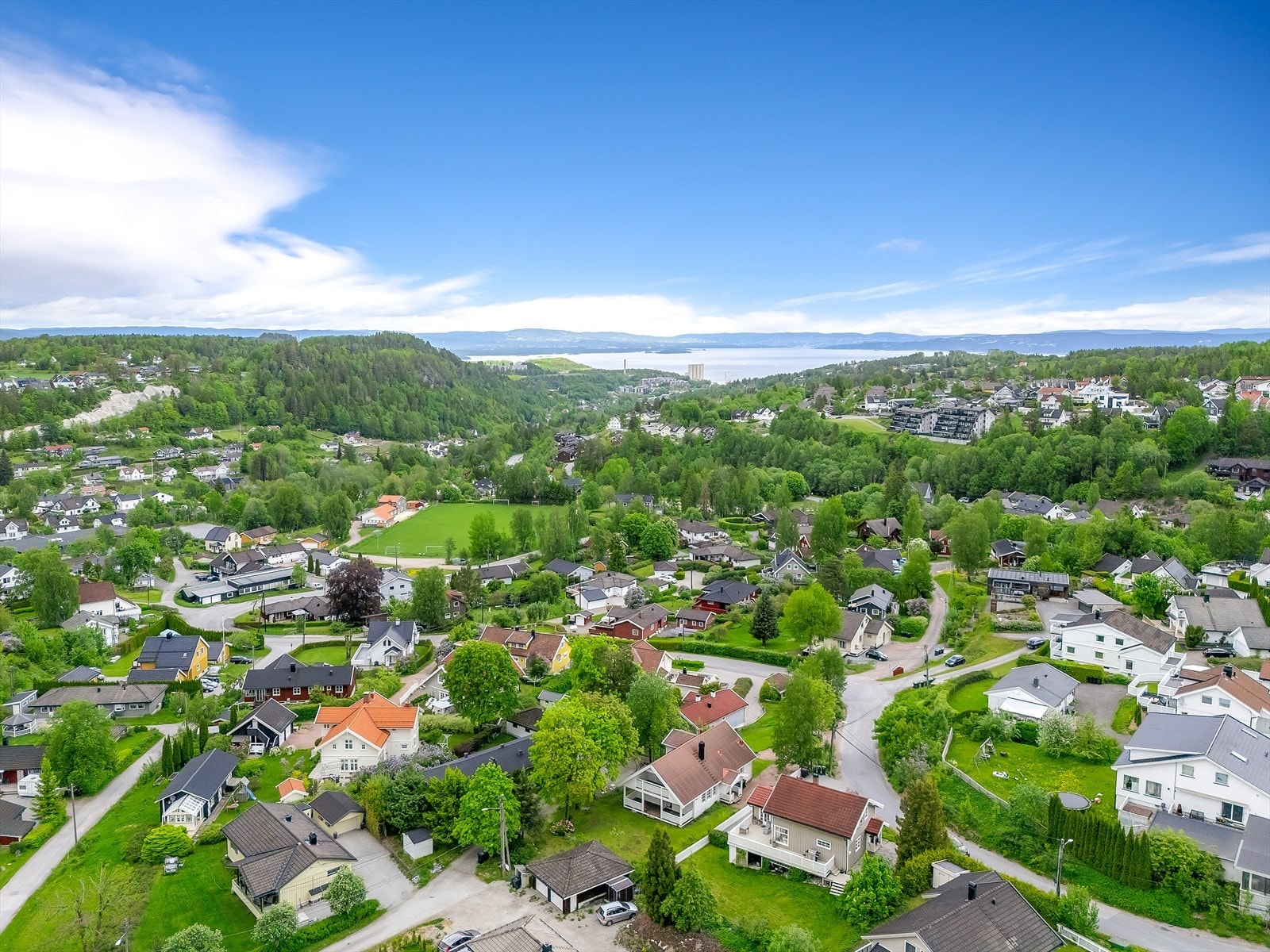 Fra boligen er det kort vei til både natur og rekreasjonsområder. Galleribilde