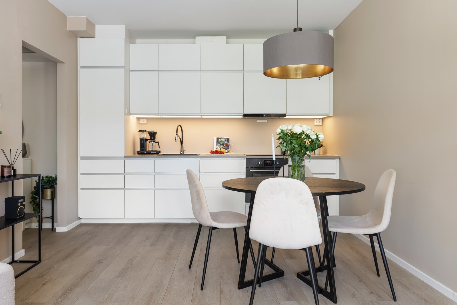 - Det er god plass til spisebord - Galleribilde