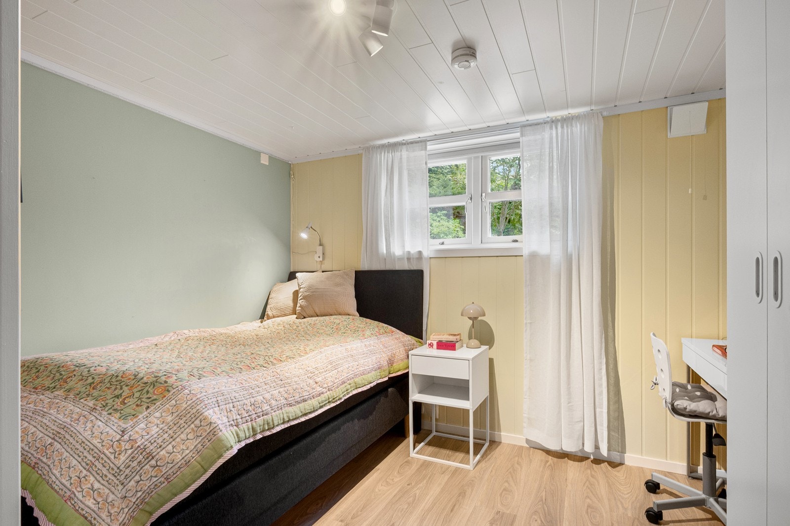 Rommene egner seg godt som barnerom, gjesterom eller hjemmekontor. Galleribilde
