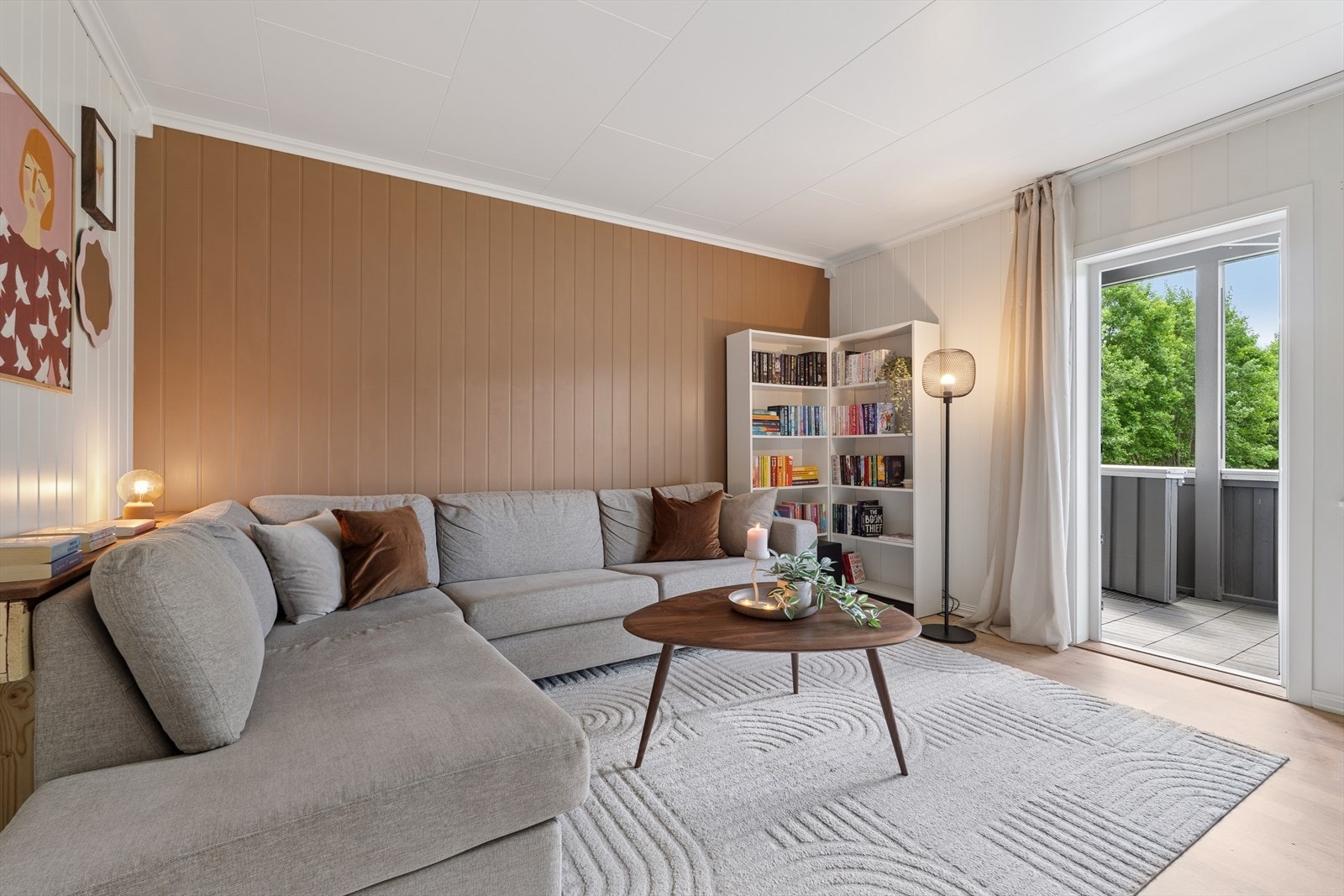 Her kan dere flytte inn raskt om dere skulle ønske det! Leiligheten ligger usjenert plassert i borettslaget og har en super intern beliggenhet Galleribilde