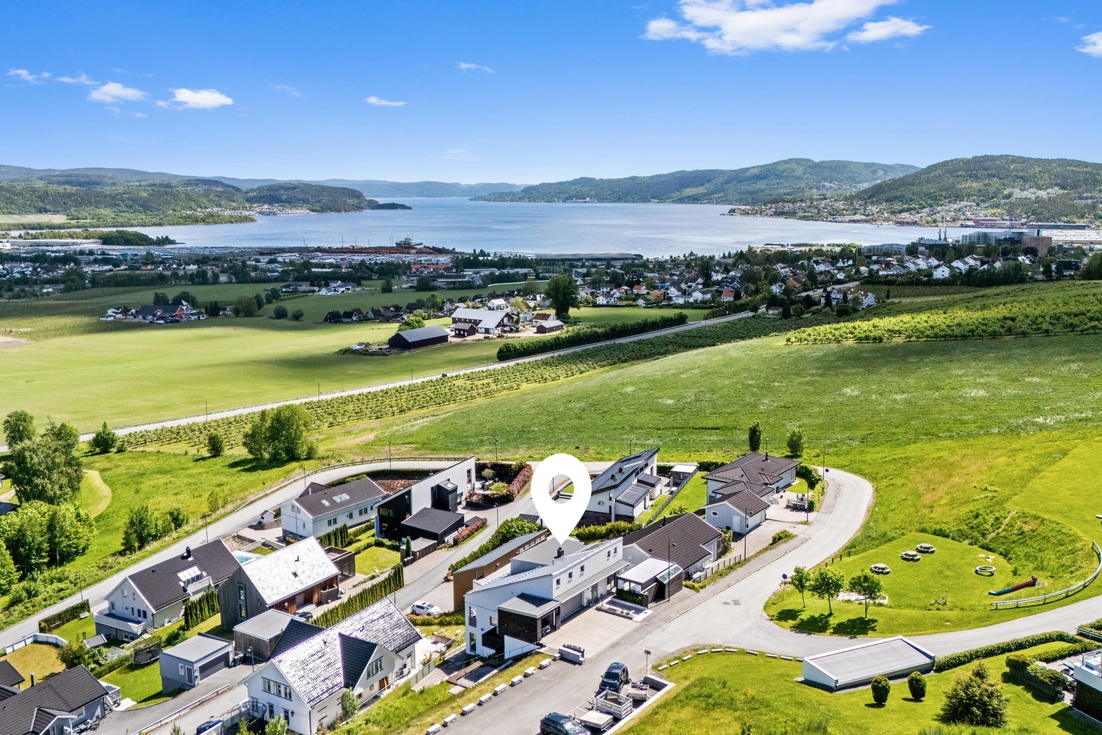 Her bor du med nærhet til skog, lysløype, butikker, CC kjøpesenter og nye Drammen sykehus Galleribilde