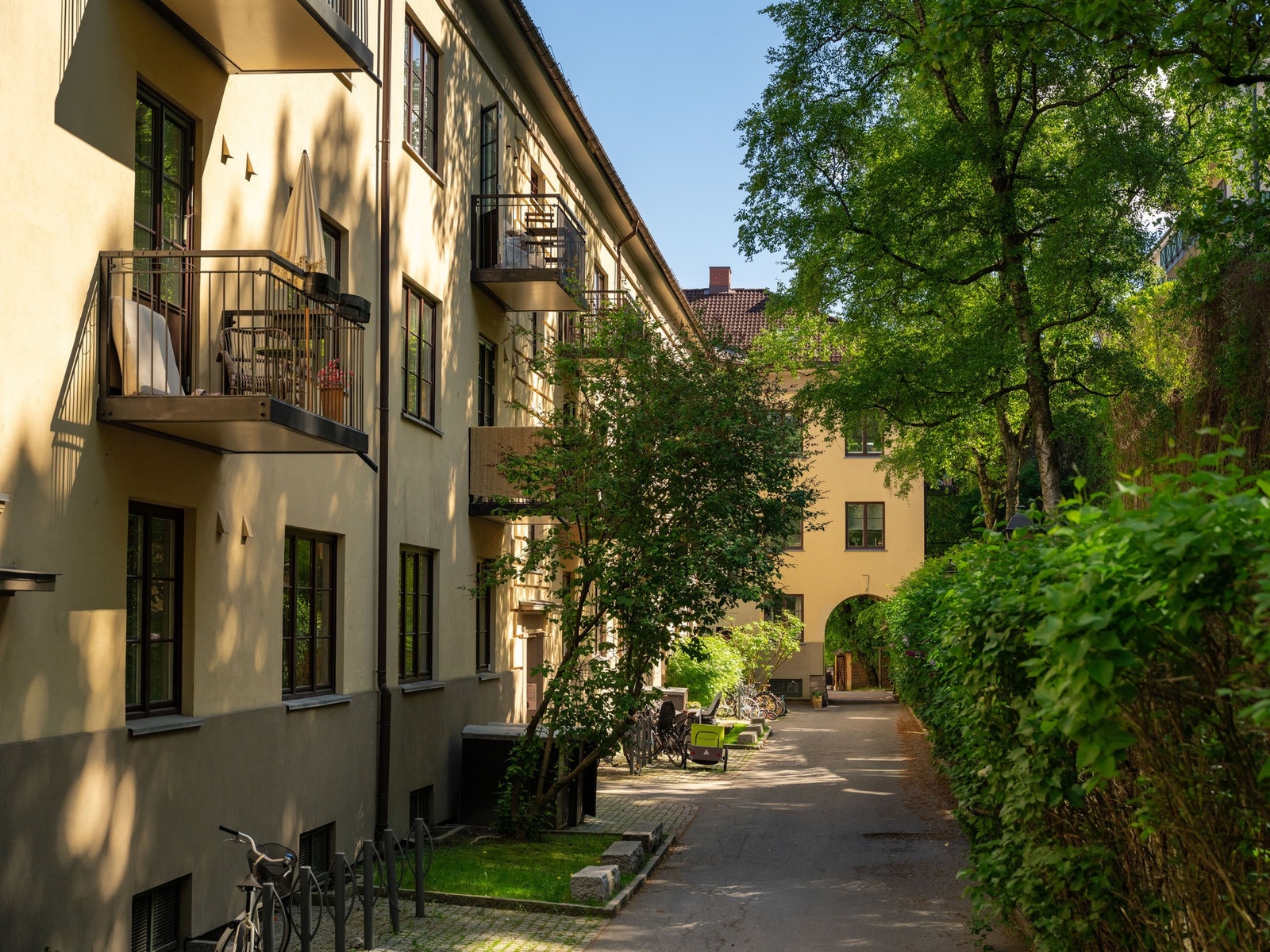 Det er også sykkelskur og barnevognsgarasjer utenfor alle oppganger. Galleribilde