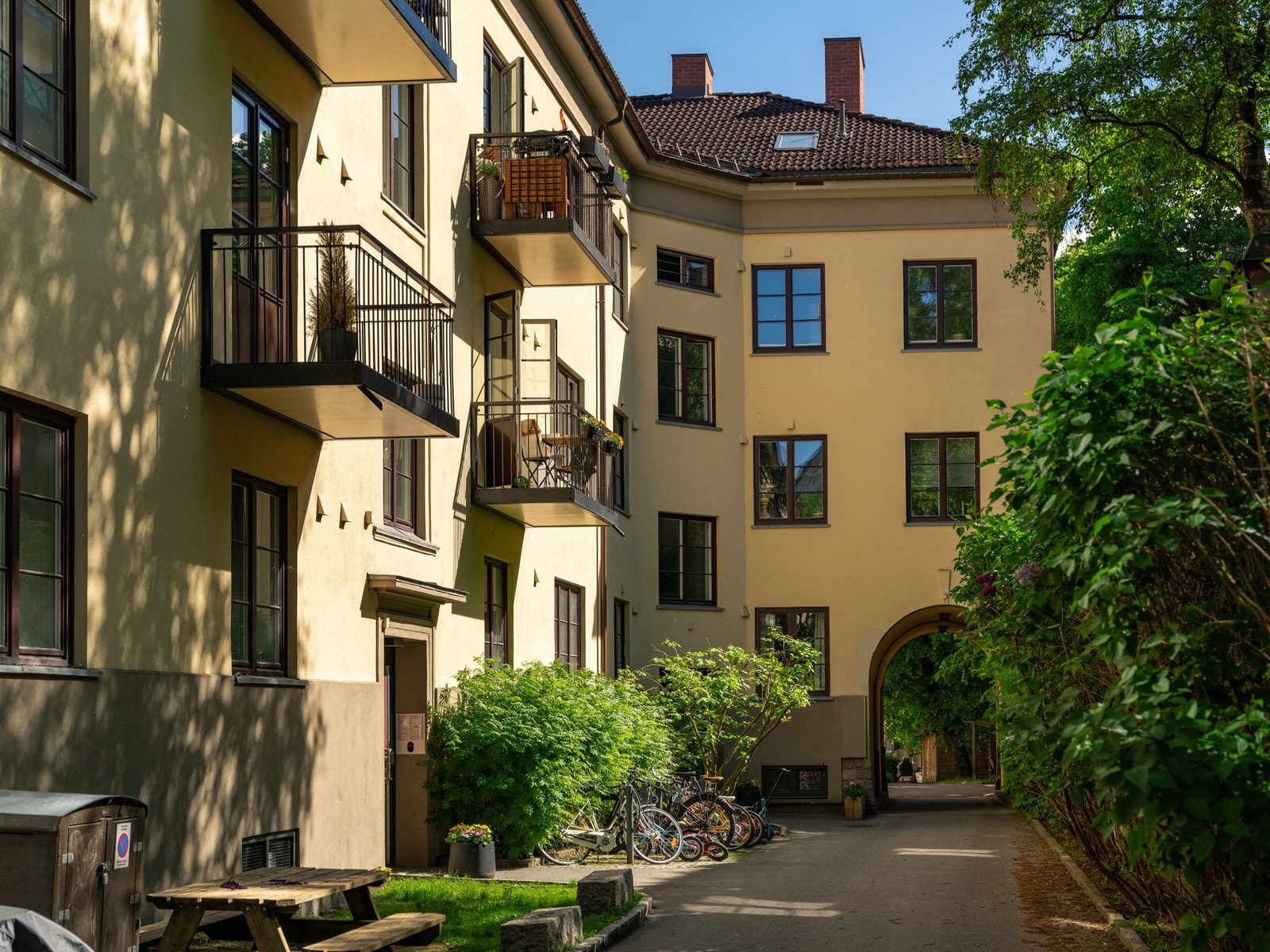Her bor du i en sjarmerende bygård fra 1928 midt på populære St. Hanshaugen. Denne kommer du til å like! Galleribilde