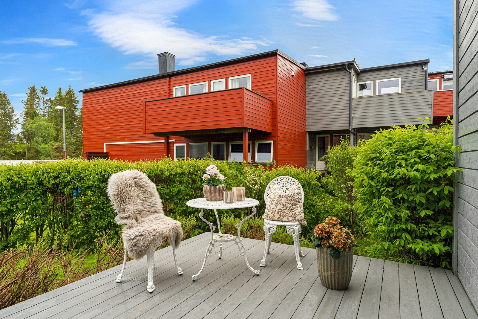 Terrassen er på 15 m². Galleribilde